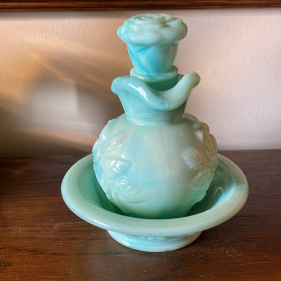 Vintage 1970s Avon jadeite blue-green wash pitcher with stopper and bowl - Picture 3 of 9